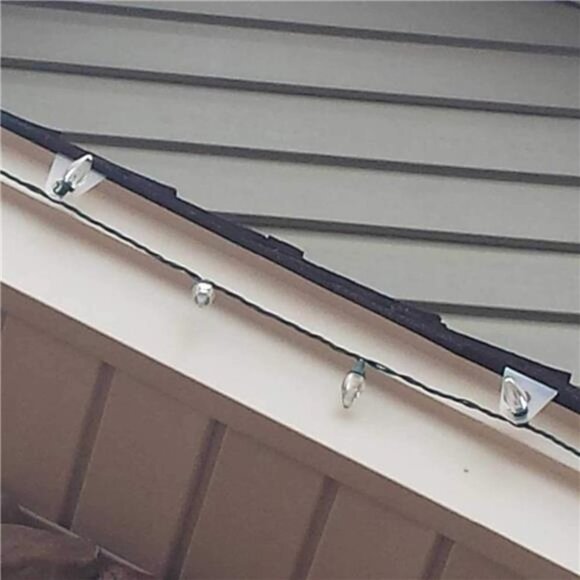 100 Pack Original Shingle Tab Light Clips for C7 C9 Christmas Lights - Picture 2 of 5